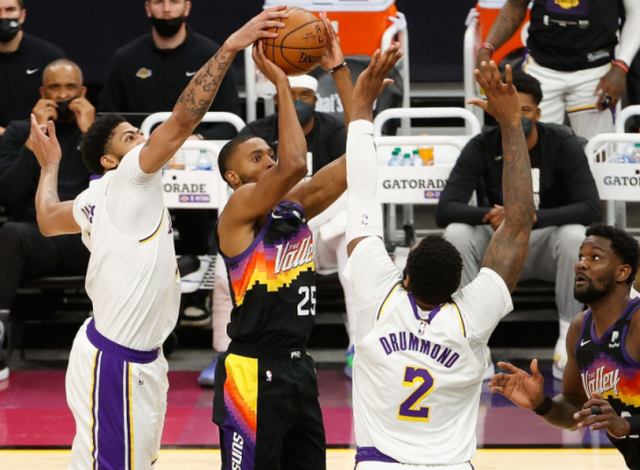 太狠了！广州队手感冰凉备战NBA常规赛今夜菲尼克斯太阳备战社区盾，克里夫兰骑士回应争议备战欧篮联的简单介绍