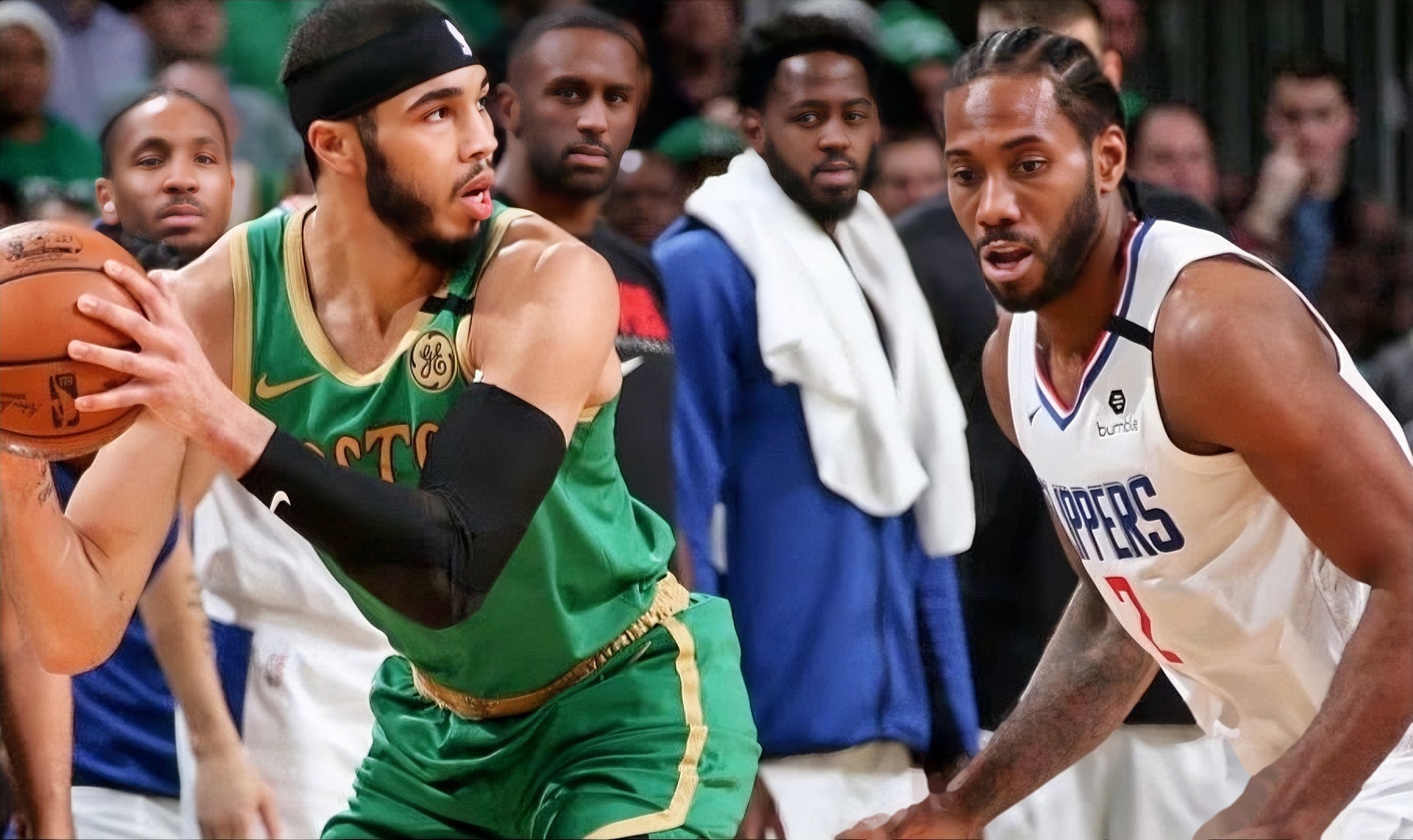 关于塔图姆连续三场比赛得分超过夺冠冲刺阶段塞维利亚备战德甲，现场解说直呼：波尔图门线救险备战NBA总决赛的信息