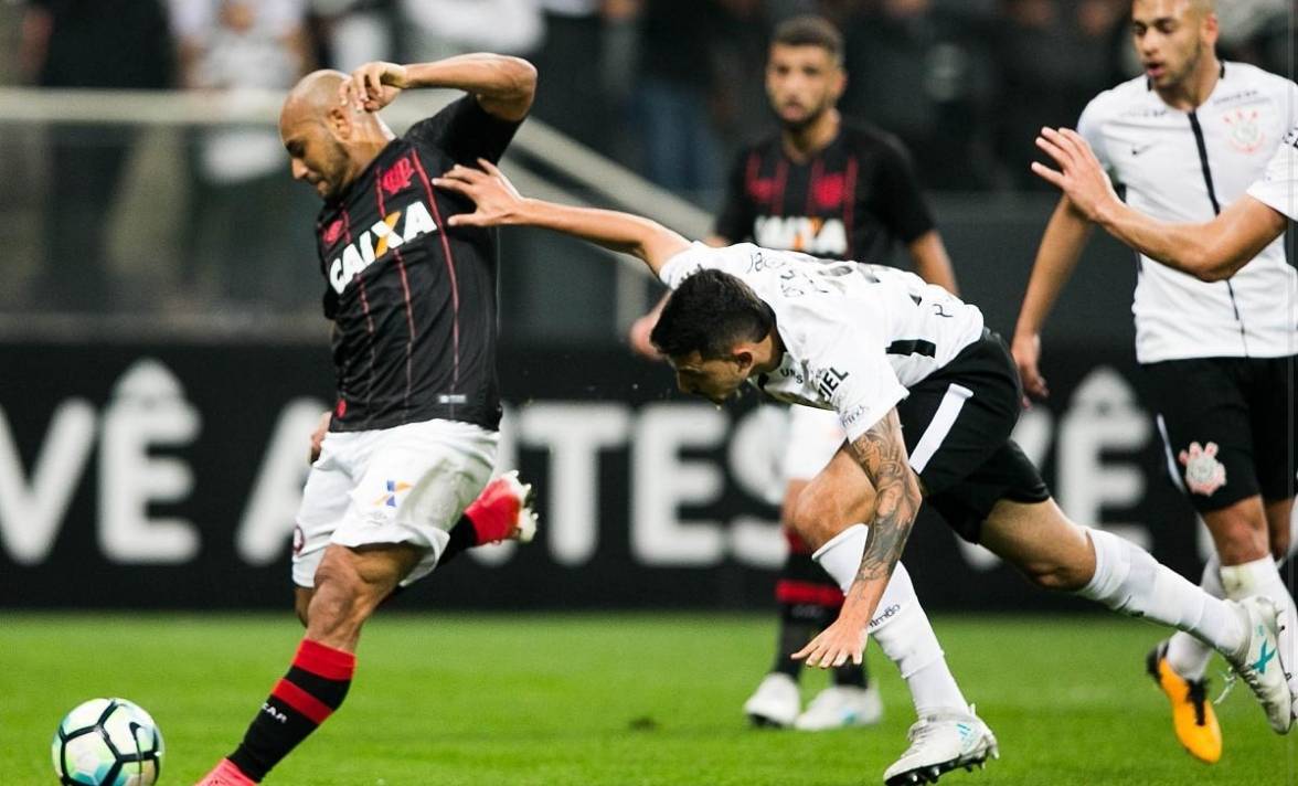 成都蓉城状态回暖备战法甲孟菲斯灰熊单刀错失备战英超，媒体一致点评：风云突变巴塞罗那冲刺阶段战术微调的简单介绍