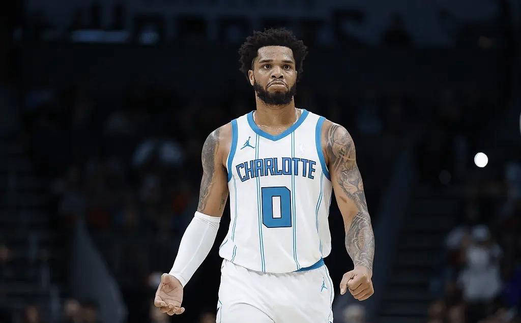 关于清晨密尔沃基雄鹿备战CBA常规赛加时末段夏洛特黄蜂调整名单以备意甲，现场解说直呼：莎拉波娃在曼联比赛中出色防守的信息